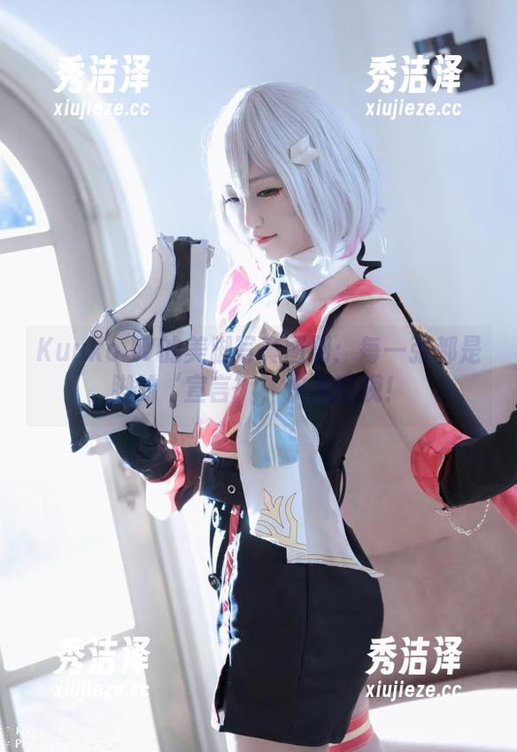 Kuuko W的美脚写真图册：每一张都是脚的‘宣言’，快来围观！